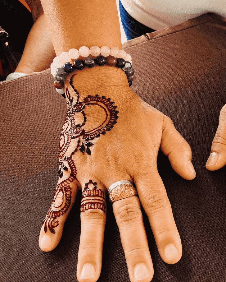 Fascinating Badghis Henna Design