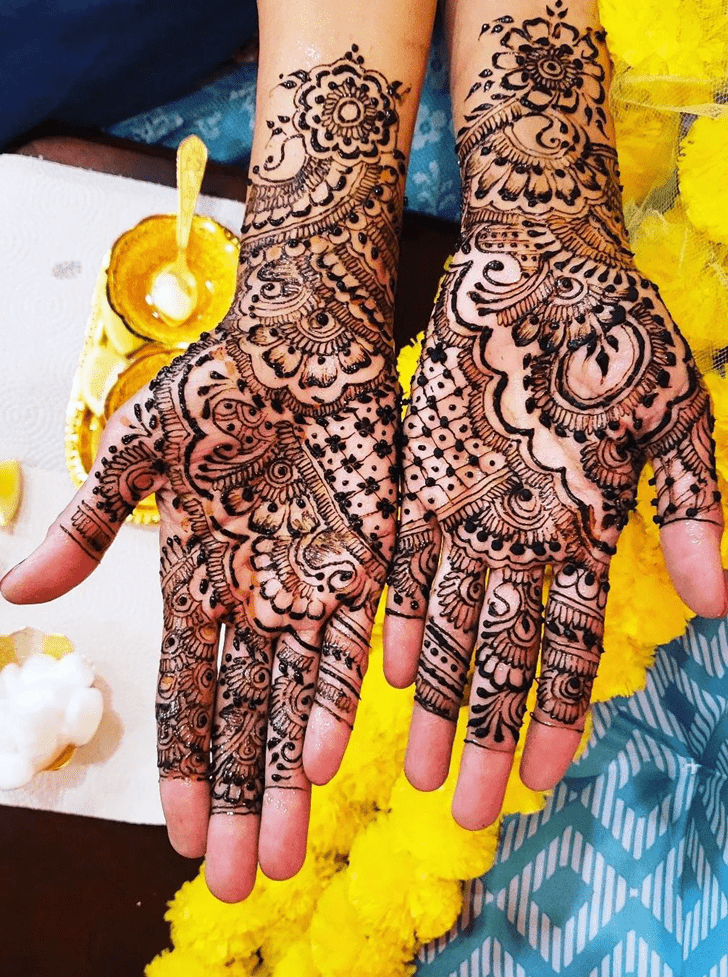 Enthralling Bahawalpur Henna Design