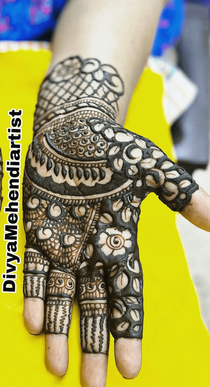 Good Looking Bahawalpur Henna Design