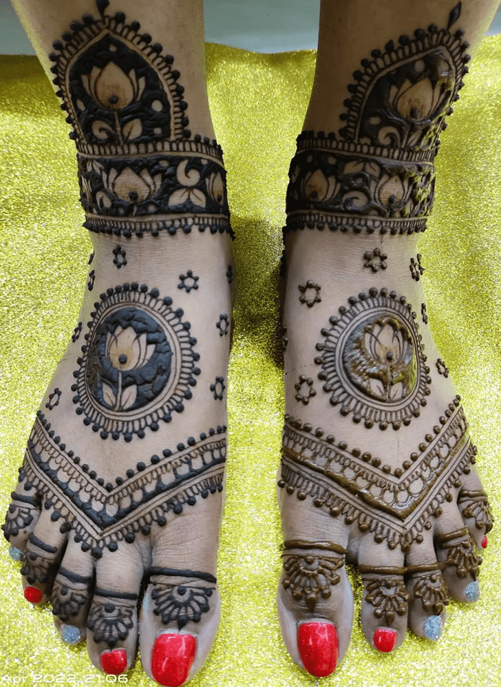 Inviting Bahawalpur Henna Design