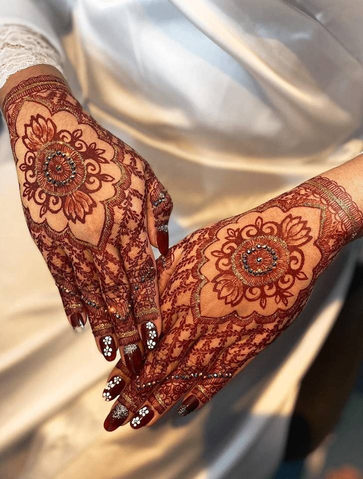 Pleasing Bahawalpur Henna Design