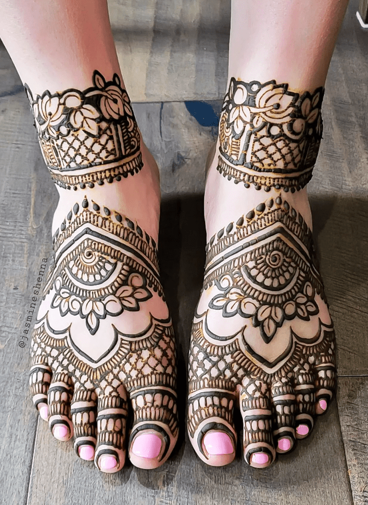 Radiant Bahawalpur Henna Design