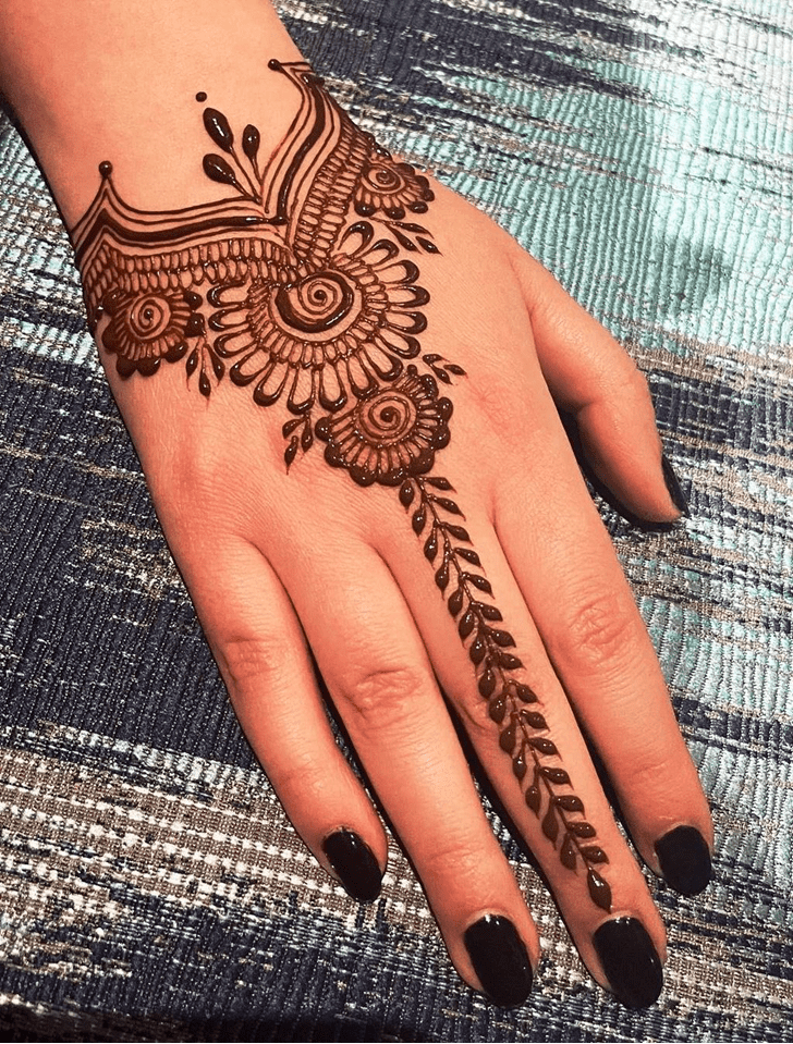 Resplendent Bahawalpur Henna Design