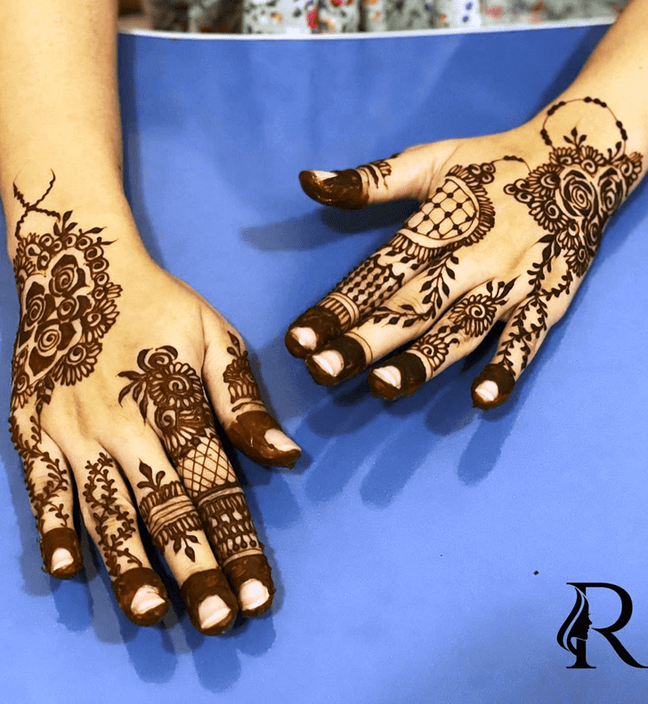 Delicate Bamyan Henna Design