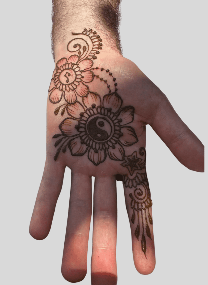 Bewitching Banarasi Henna Design