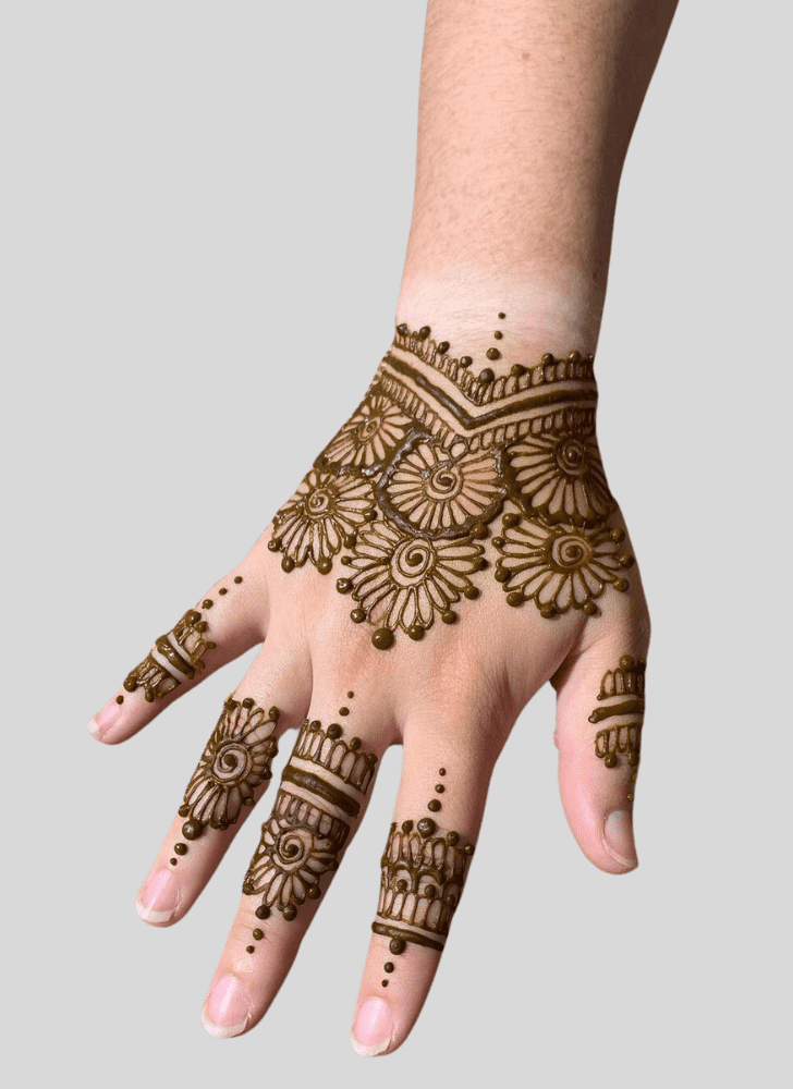 Fetching Banarasi Henna Design