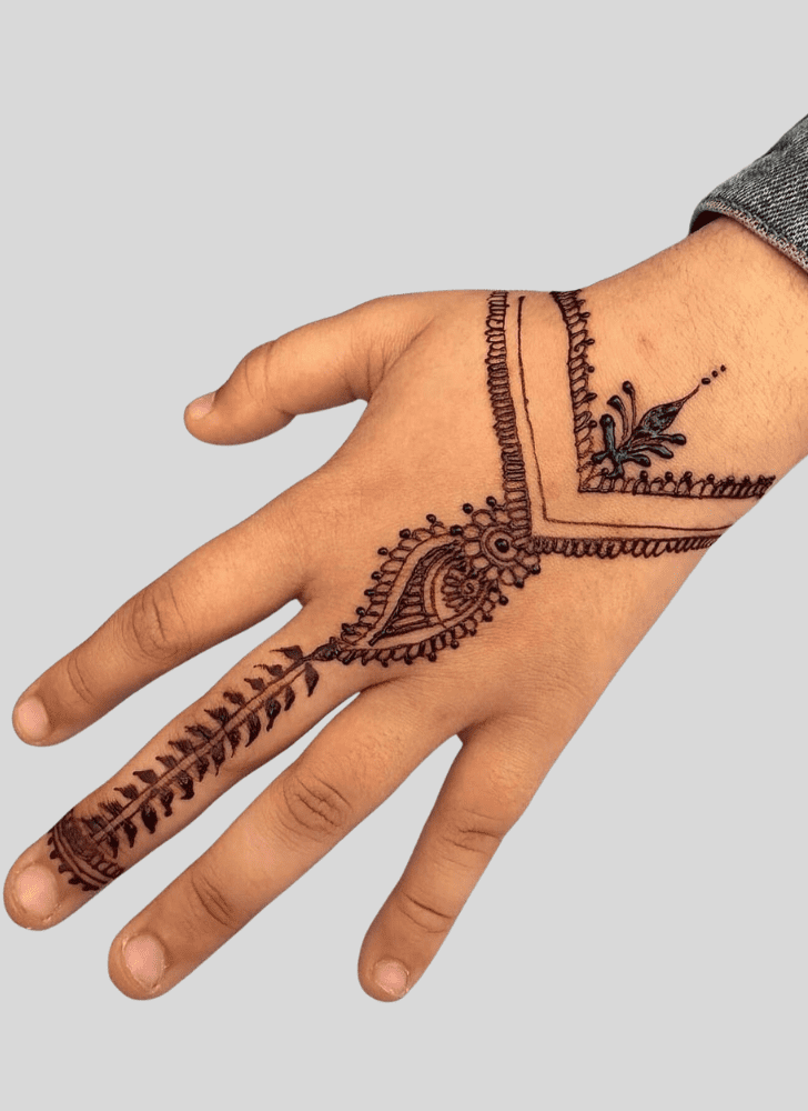 Resplendent Banarasi Henna Design