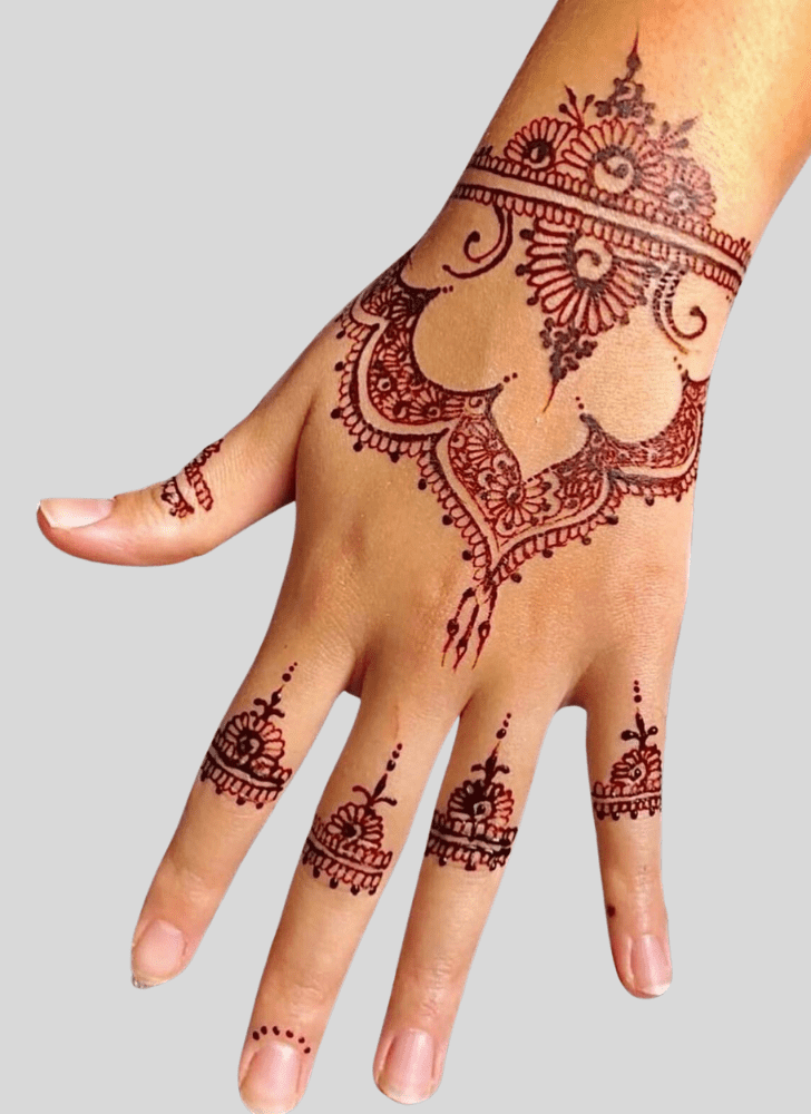 Shapely Banarasi Henna Design