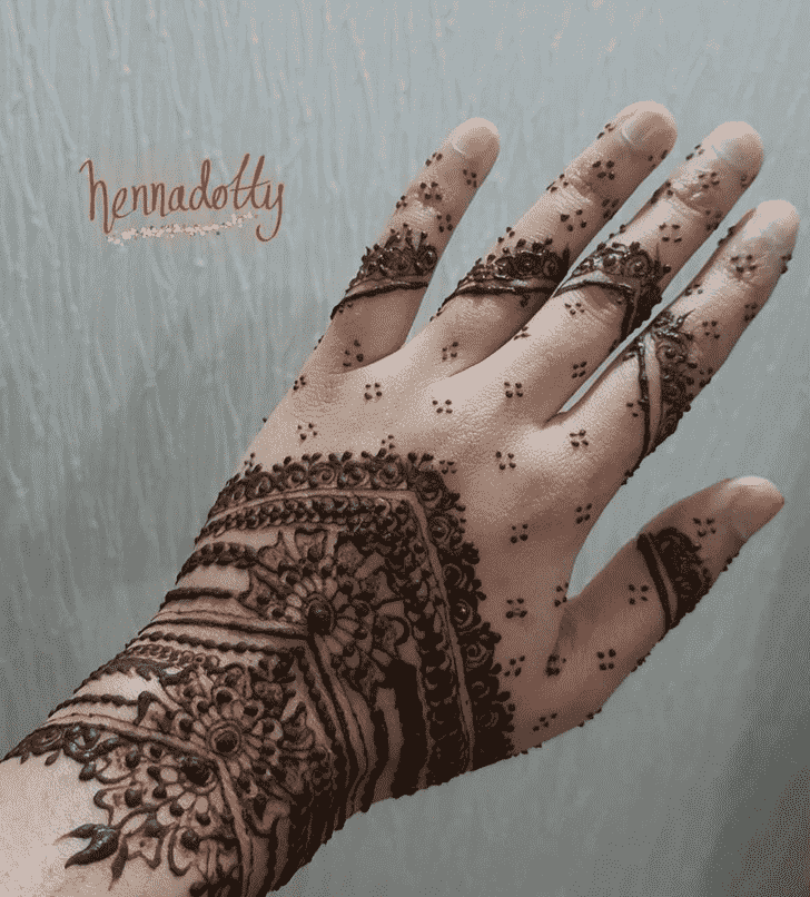 Enthralling Banarsi Henna Design