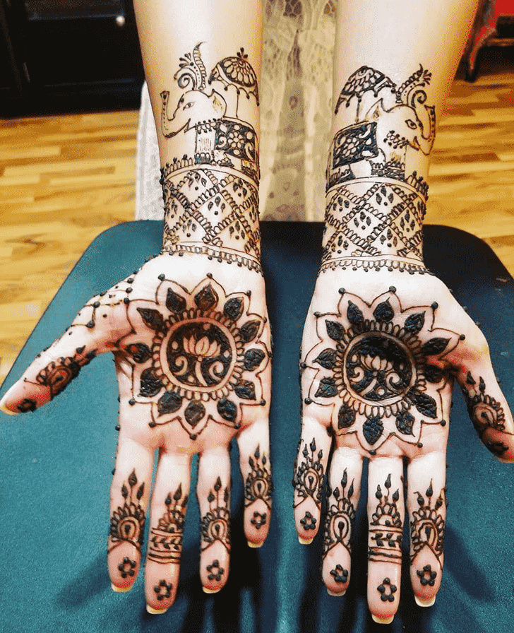 Ideal Banarsi Henna Design