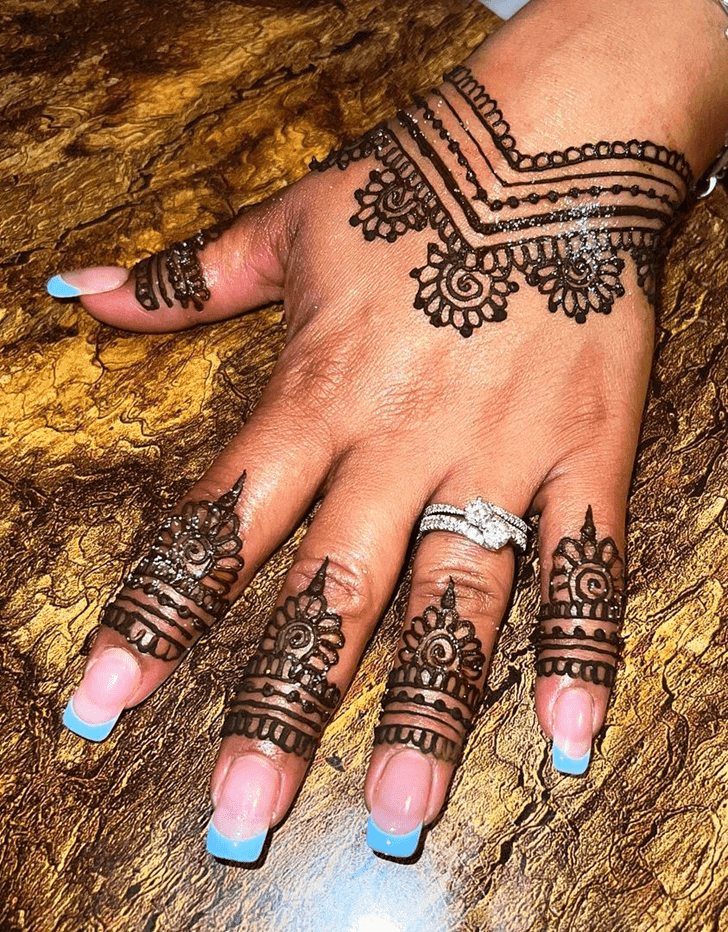 Mesmeric Beautiful Easy Henna Design