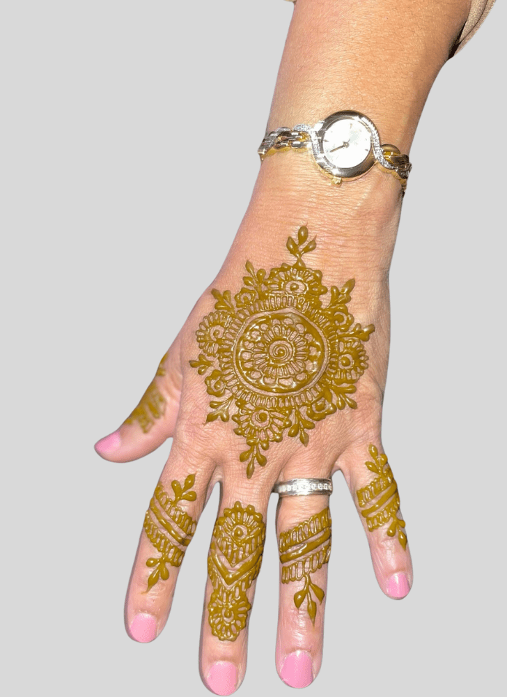 Mesmeric Beauty Henna Design