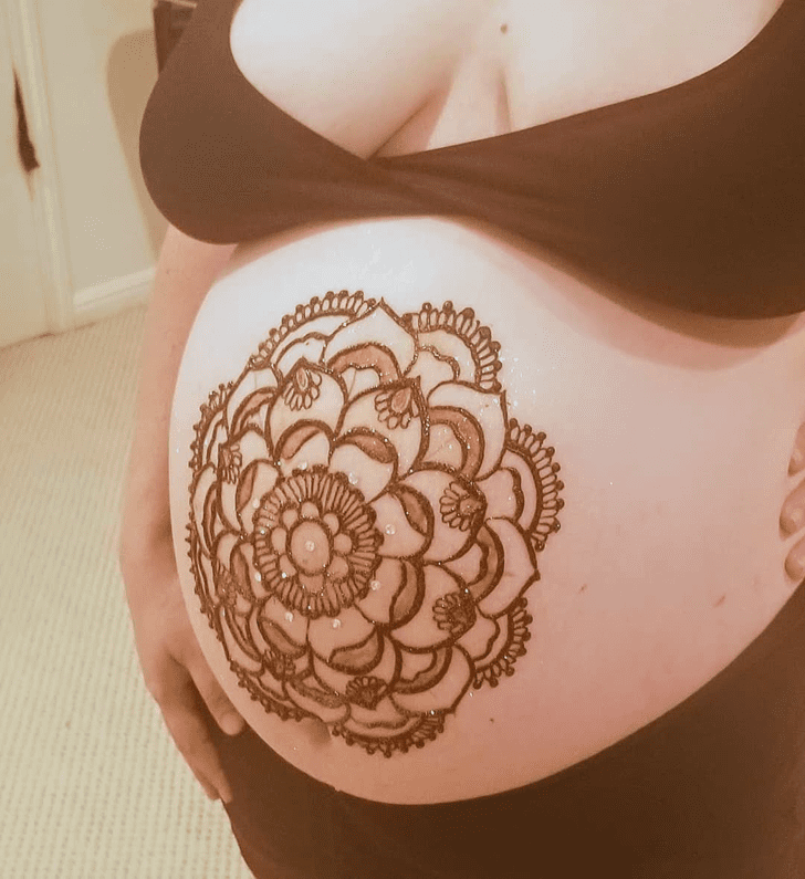 Alluring Belly Button Henna Design