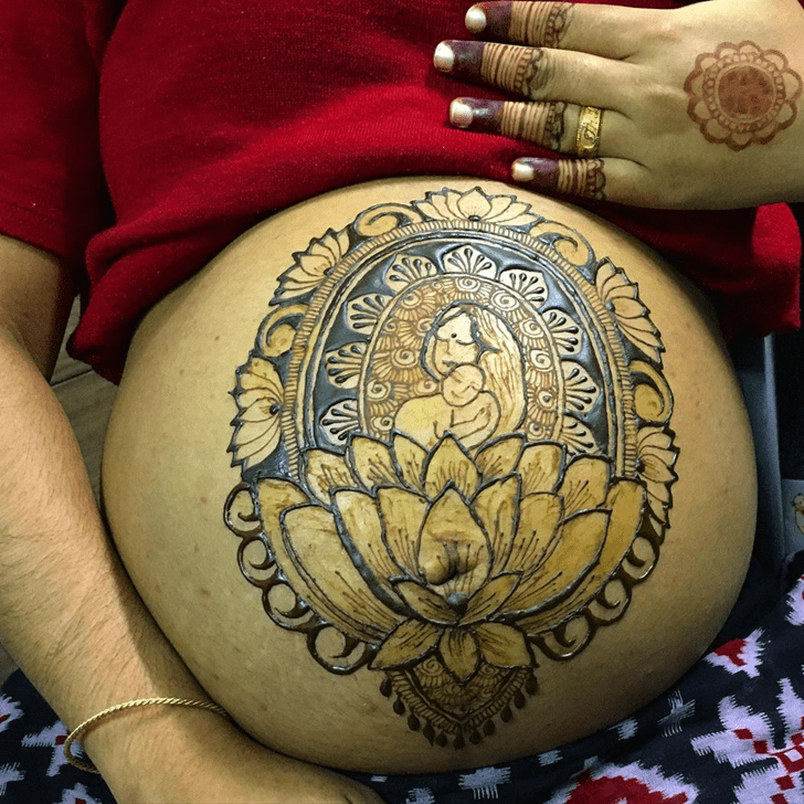 Enticing Belly Button Henna Design