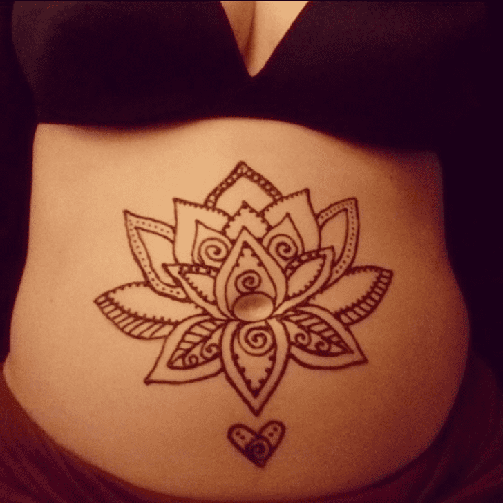 Wonderful Belly Button Henna Design