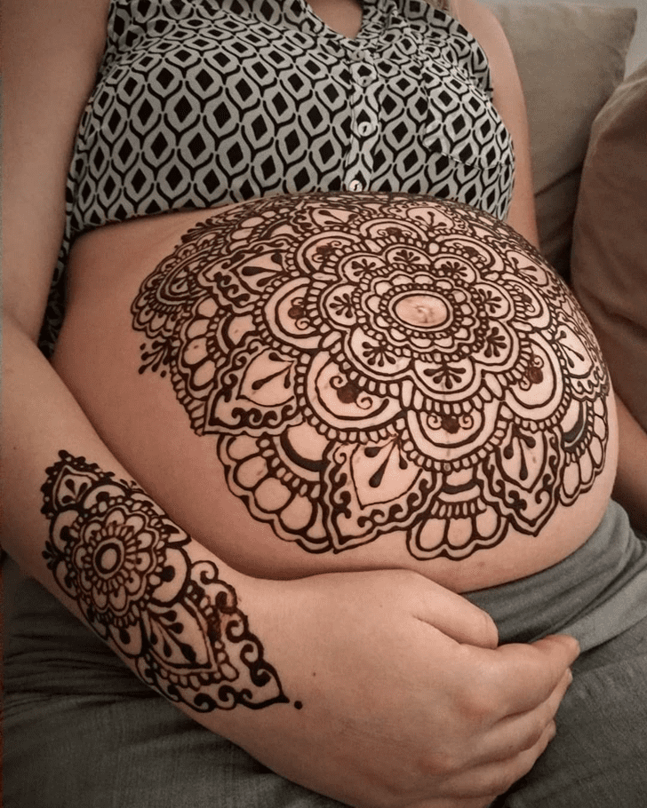 Inviting Belly Button Henna Design