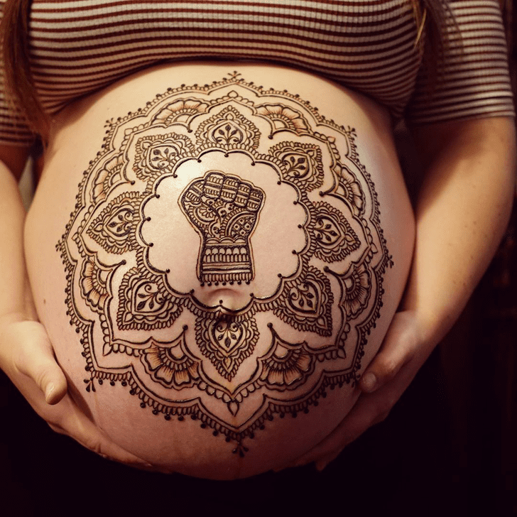 Radiant Belly Button Henna Design