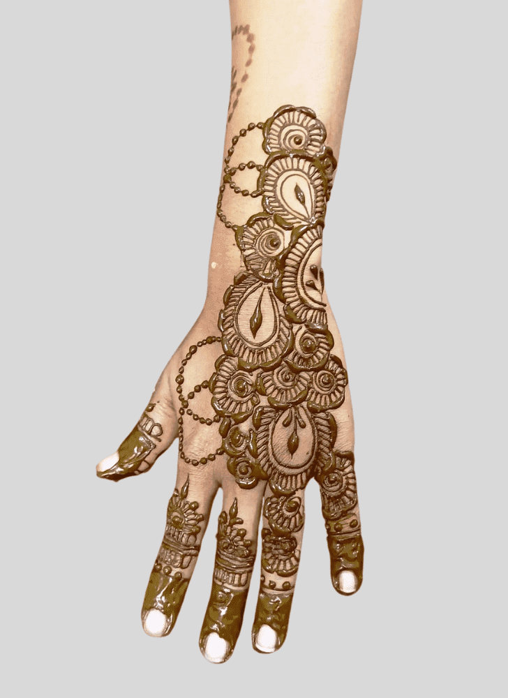 Fetching Bengali Henna Design