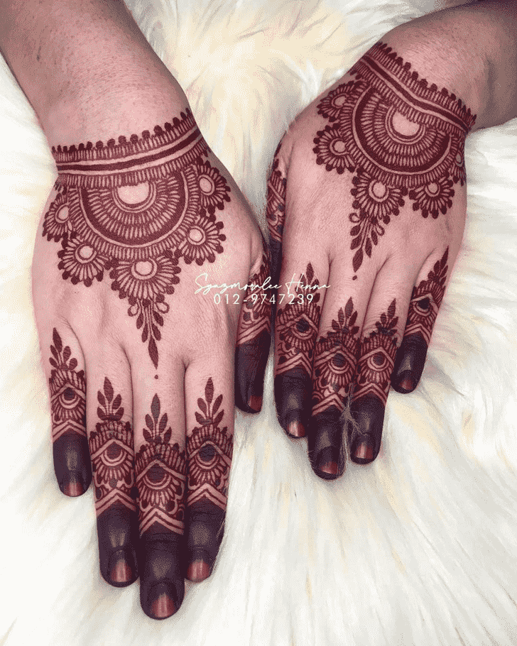 Lovely Berlin Mehndi Design