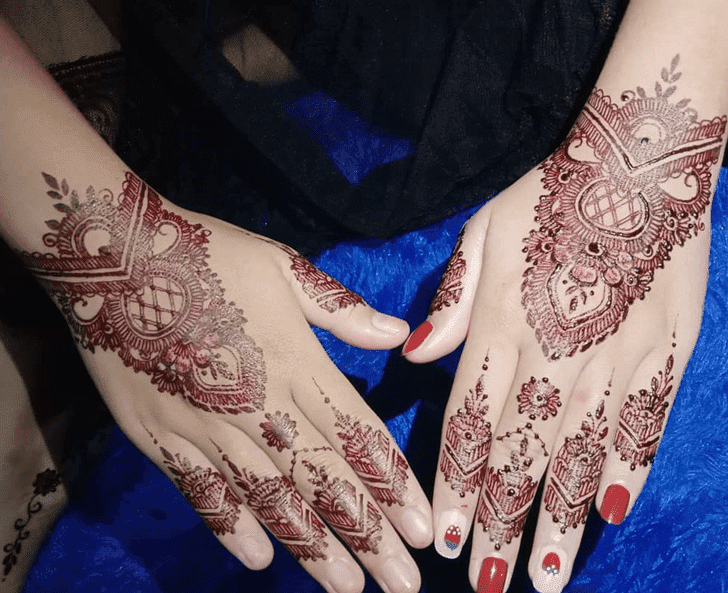 Alluring Bhai Dooj Henna Design