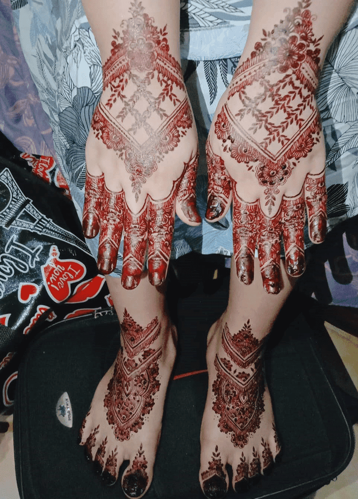 Beauteous Bhai Dooj Henna Design