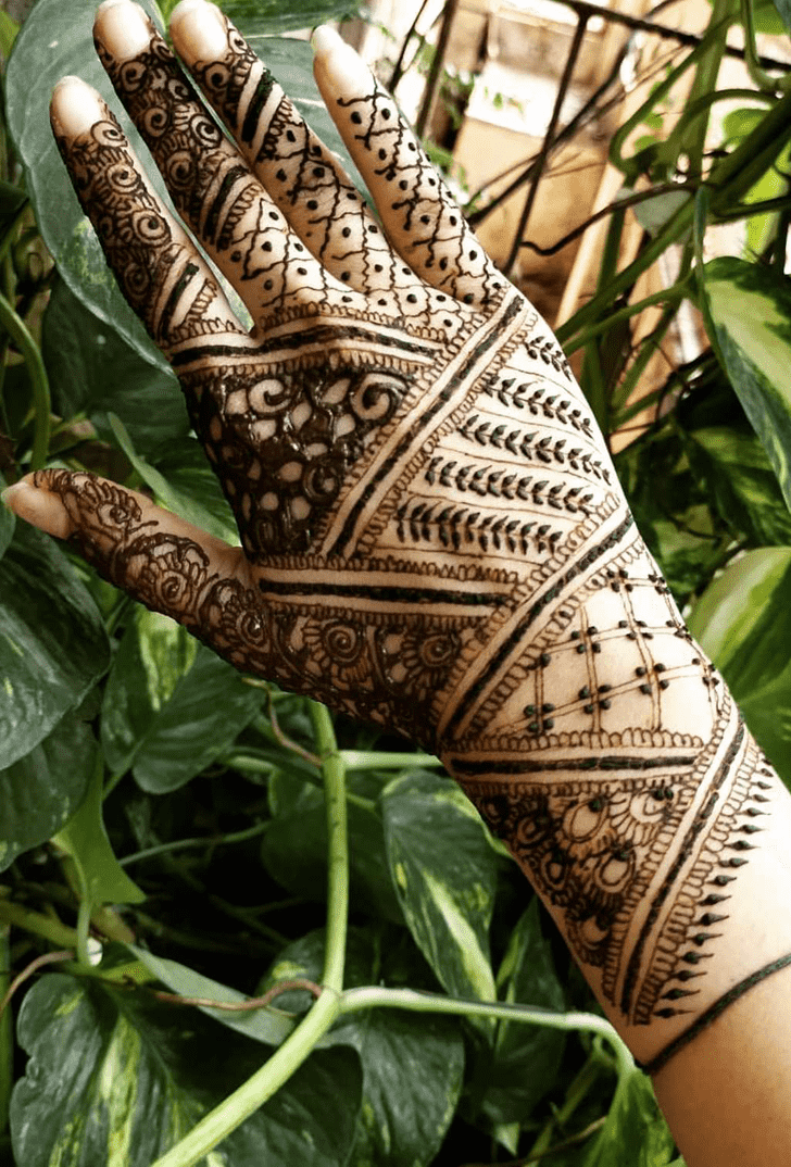 Comely Bhai Dooj Special Henna Design