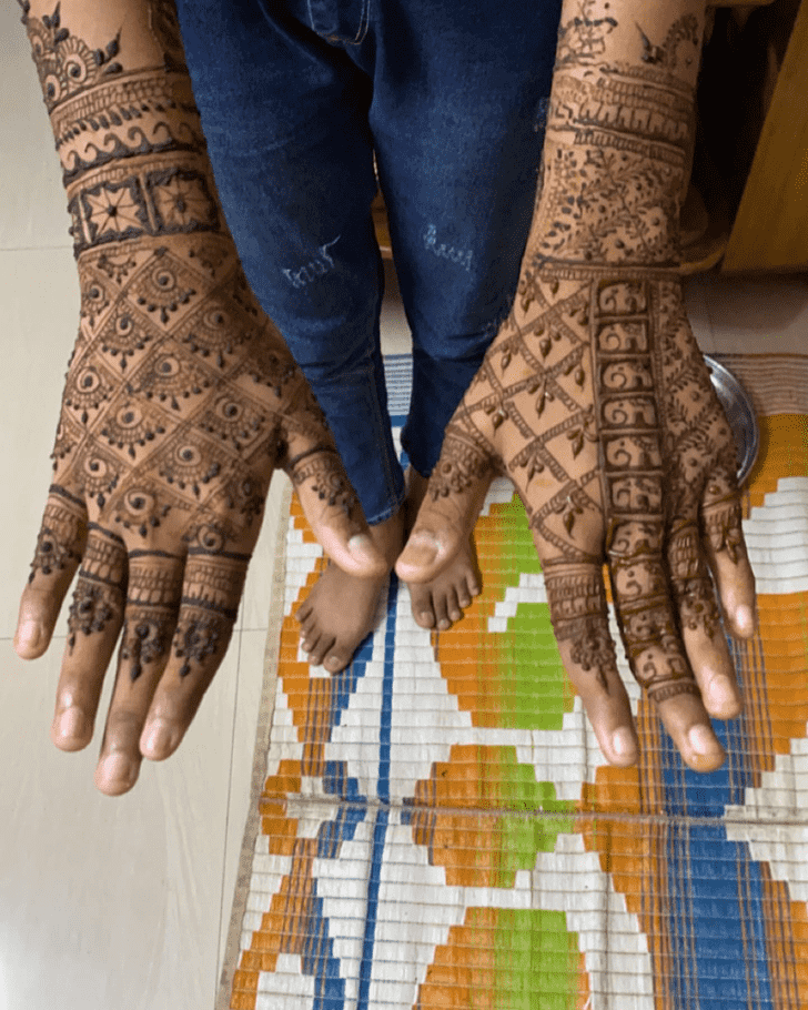 Excellent Bhai Dooj Special Henna Design