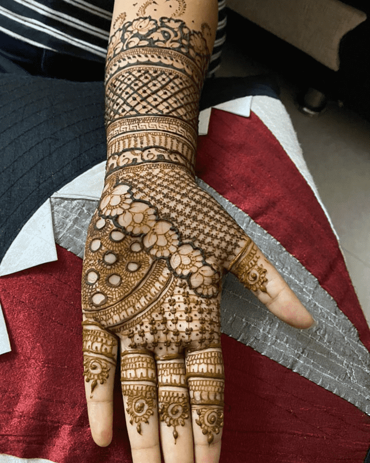 Exquisite Bhai Dooj Special Henna Design