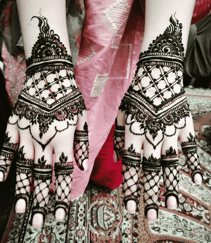 Delicate Bhubaneswar Henna Design