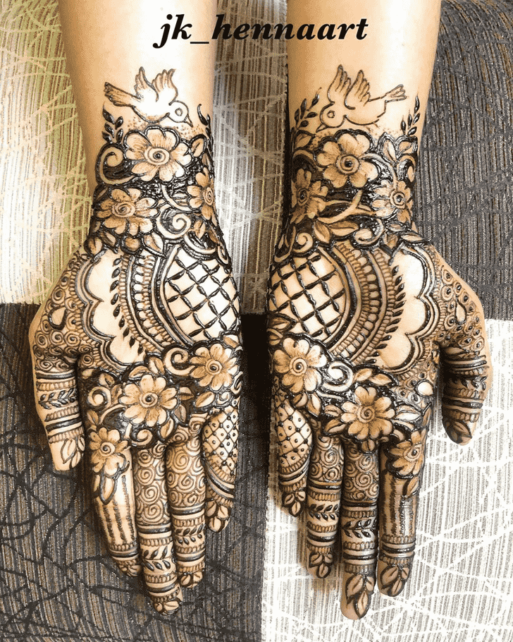 Enthralling Bhuj Henna Design