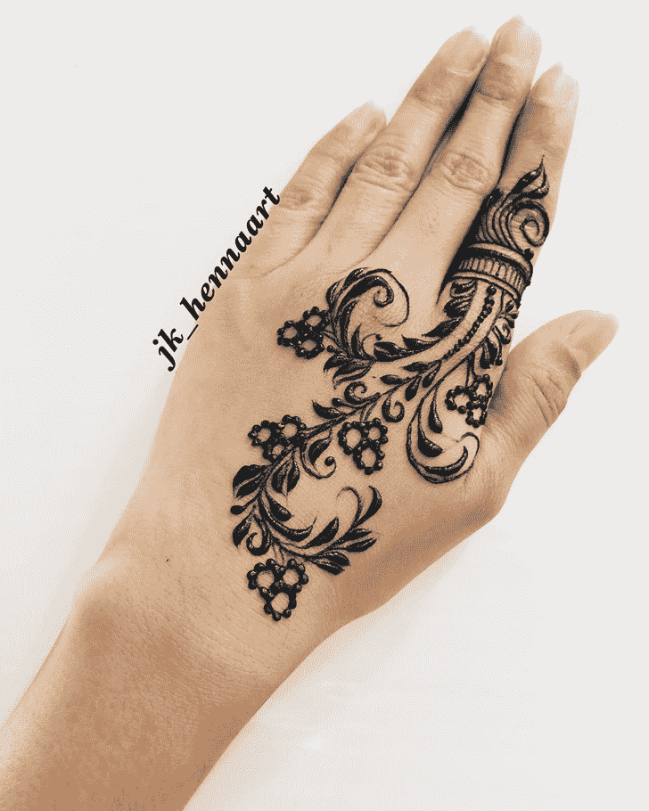 Good Looking Bhuj Henna Design