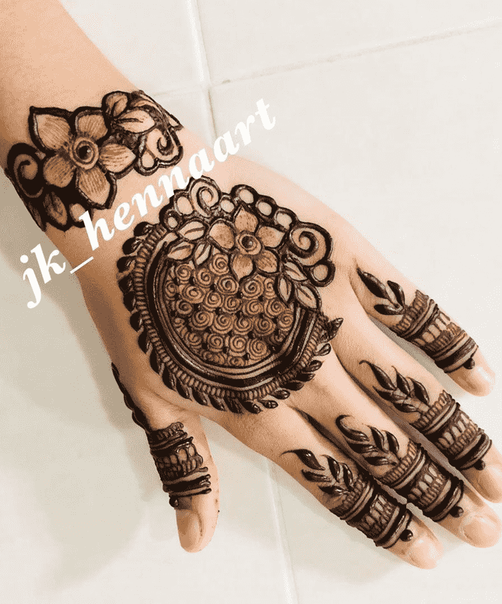 Wonderful Bhuj Mehndi Design