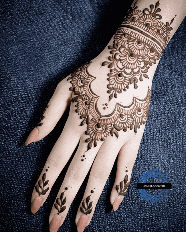 Enthralling Biratnagar Henna Design