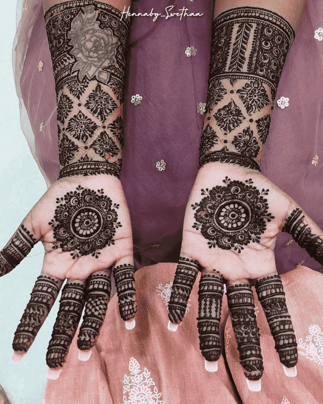 Refined Biratnagar Henna Design