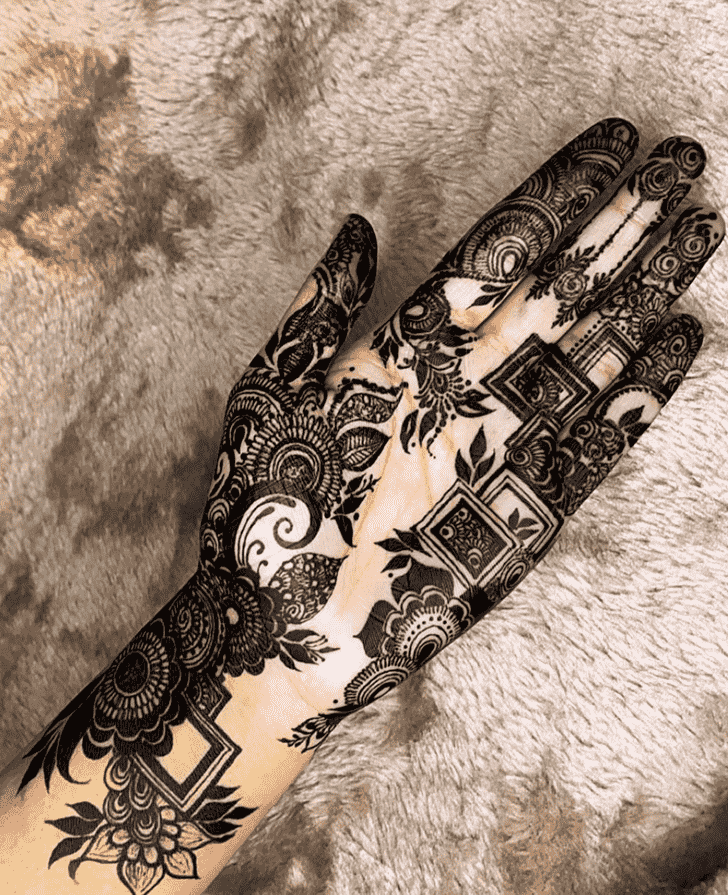 Fine Black Henna design