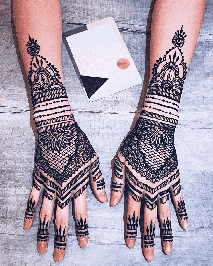 Fine Bollywood Henna design