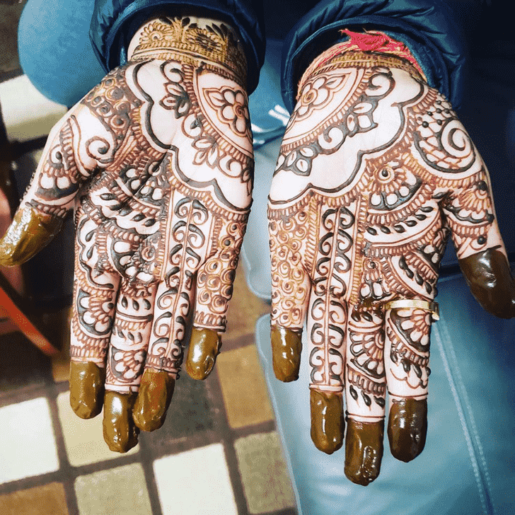 Inviting Bollywood Henna design