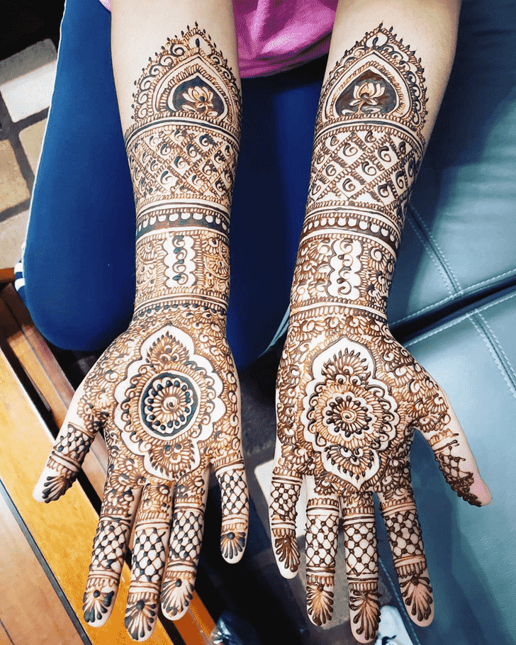 Magnetic Bollywood Henna design