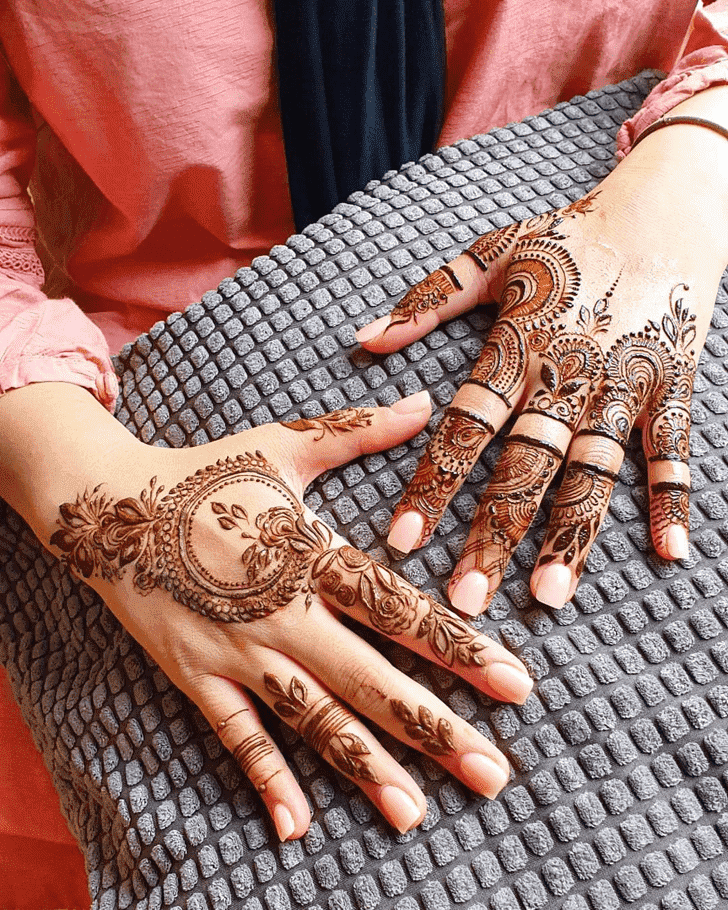 Resplendent Canada Henna Design