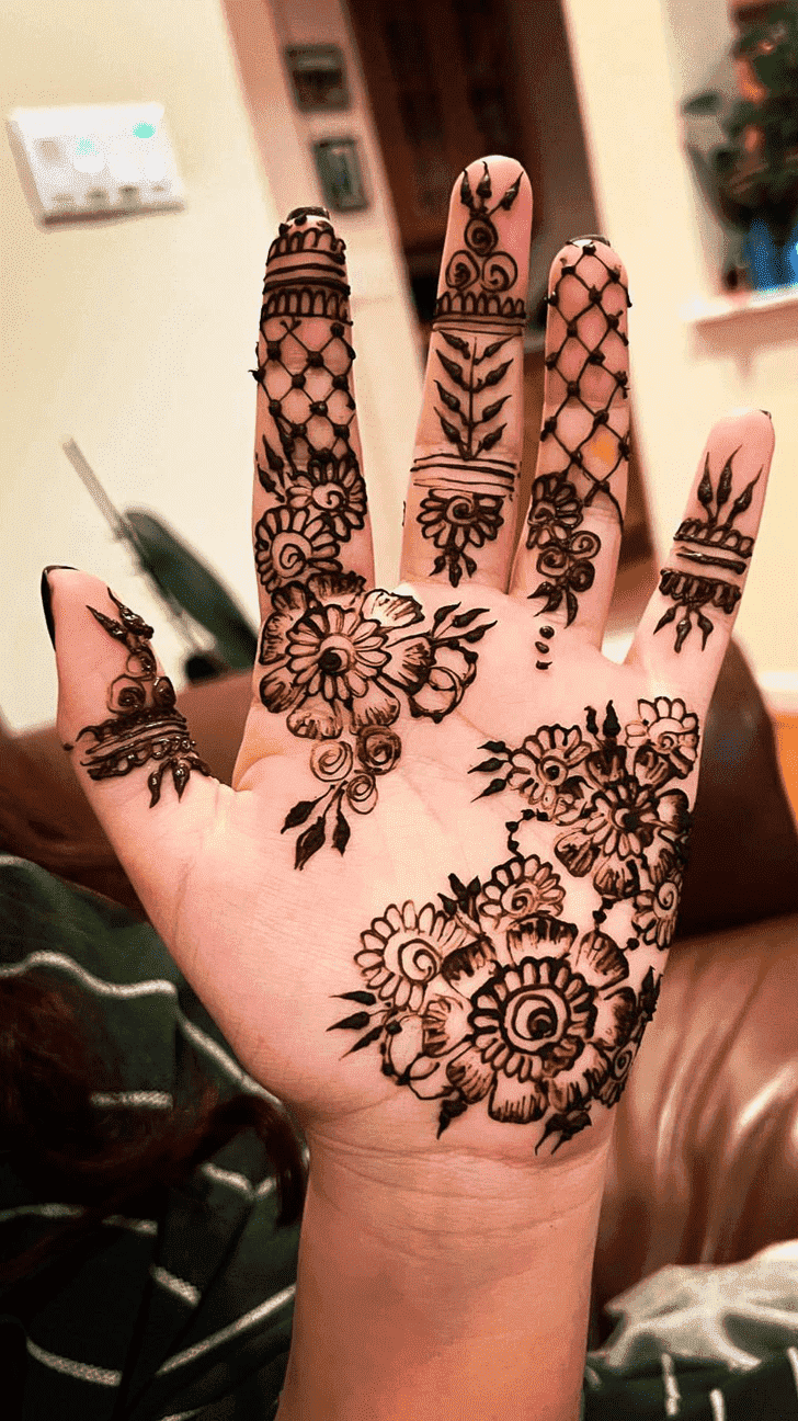 Shapely Canada Henna Design