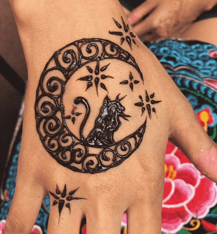Enticing Cat Henna Design
