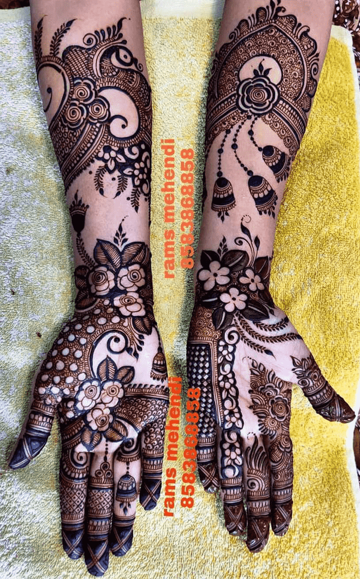 Enthralling Celebrity Henna Design