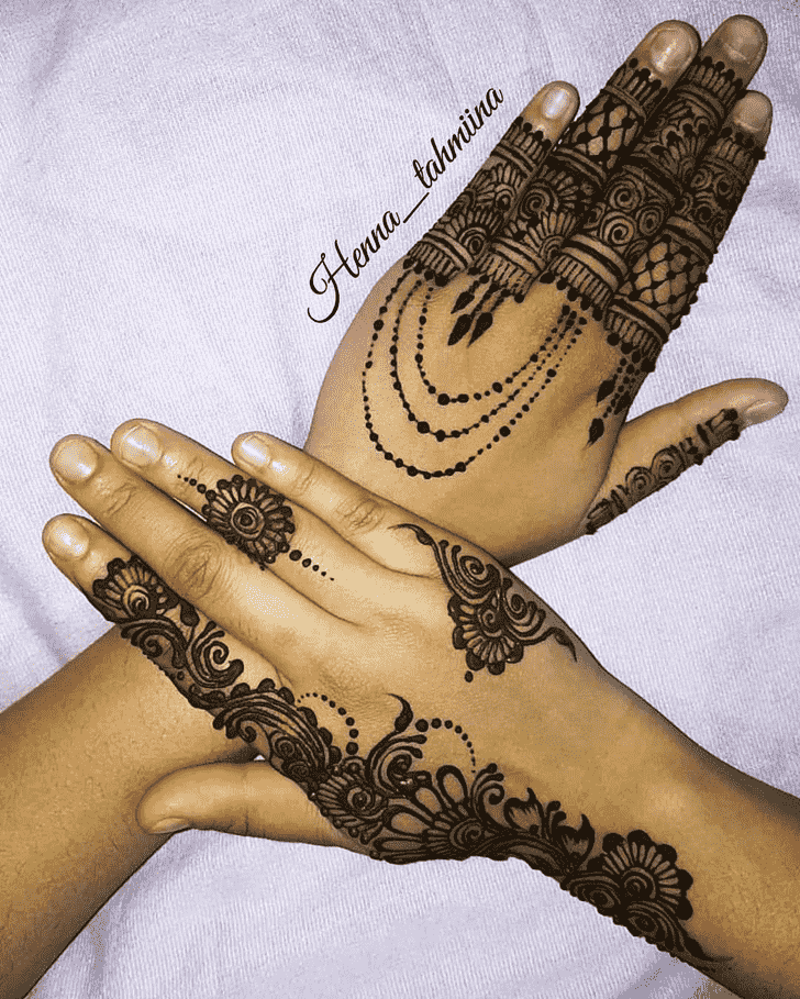 Dazzling Chain Henna Design