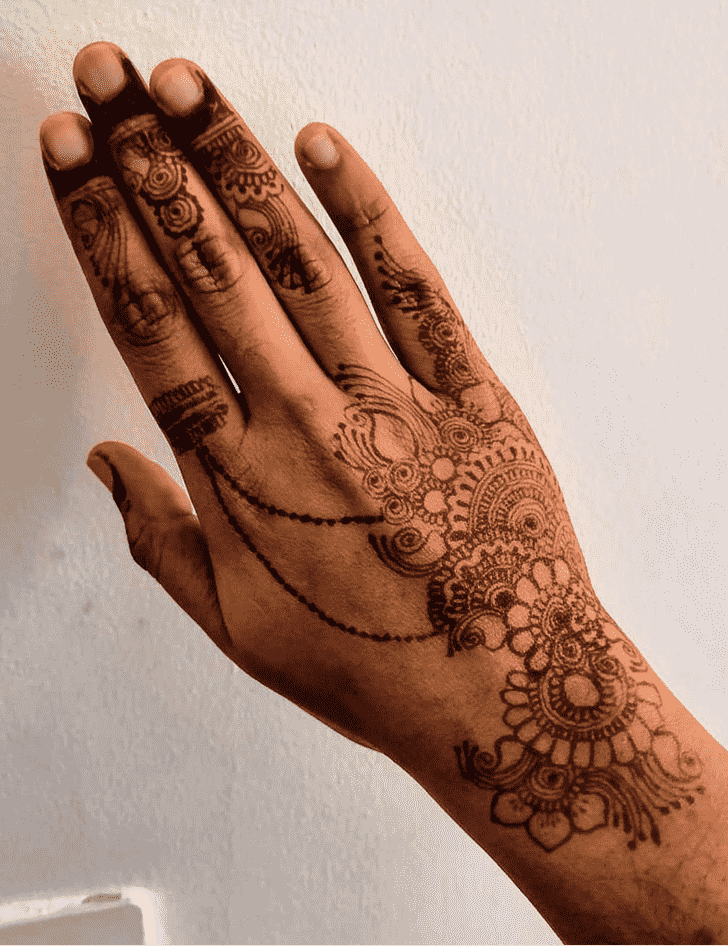 Gorgeous Chain Henna Design