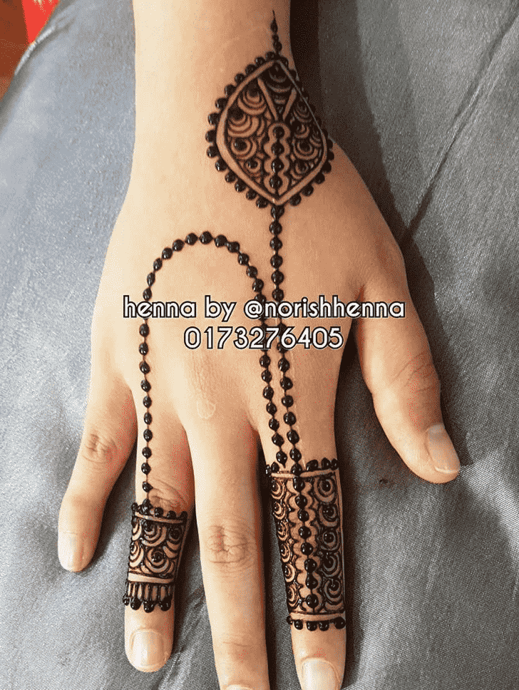 Awesome Chain Henna Design