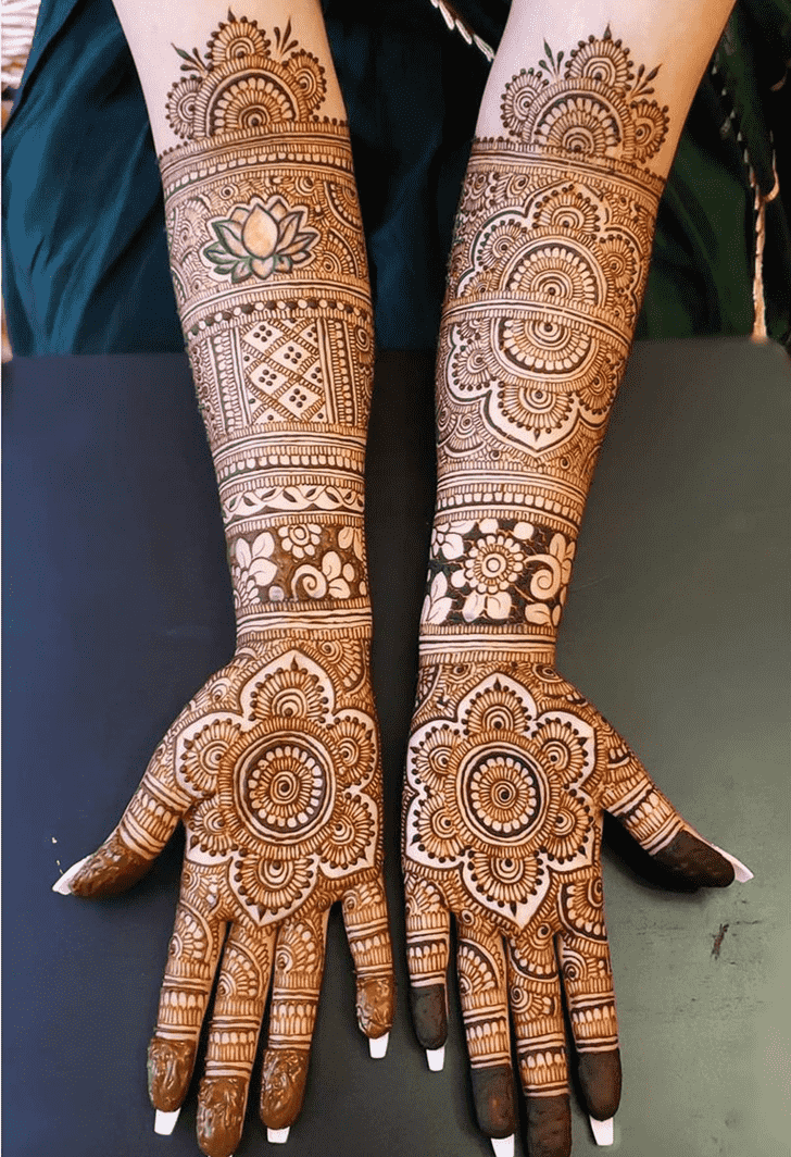 Charming Chicago Henna Design