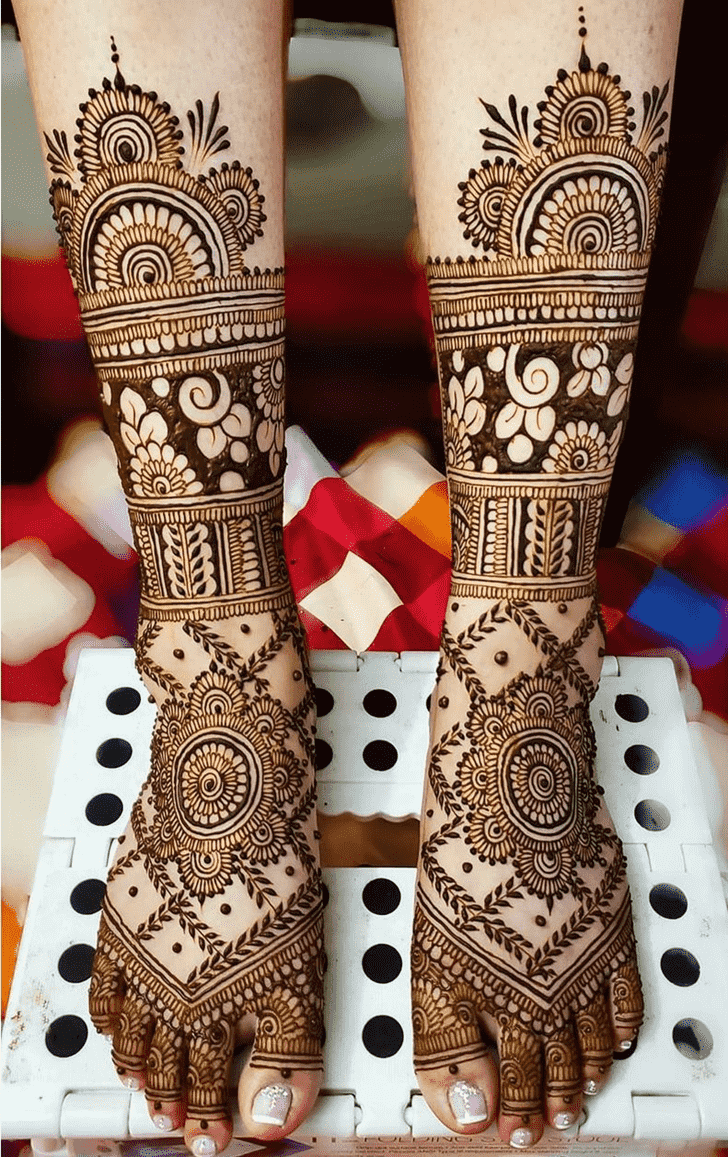 Refined Chicago Henna Design