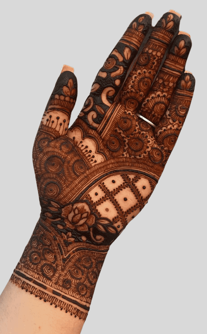 Enticing Chile Henna Design