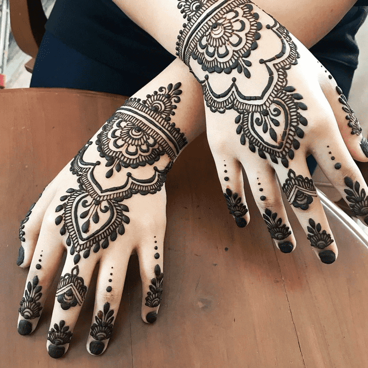 Mesmeric Chittagong Henna Design