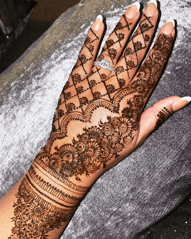 Ravishing Chittagong Henna Design